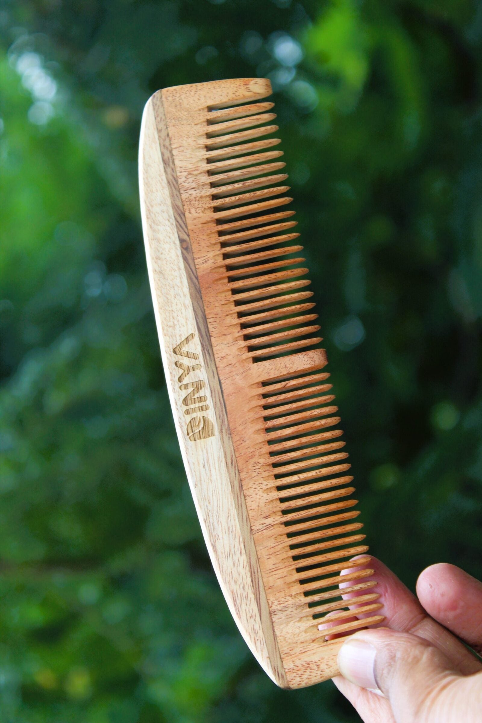 Dinya neem comb moon shape