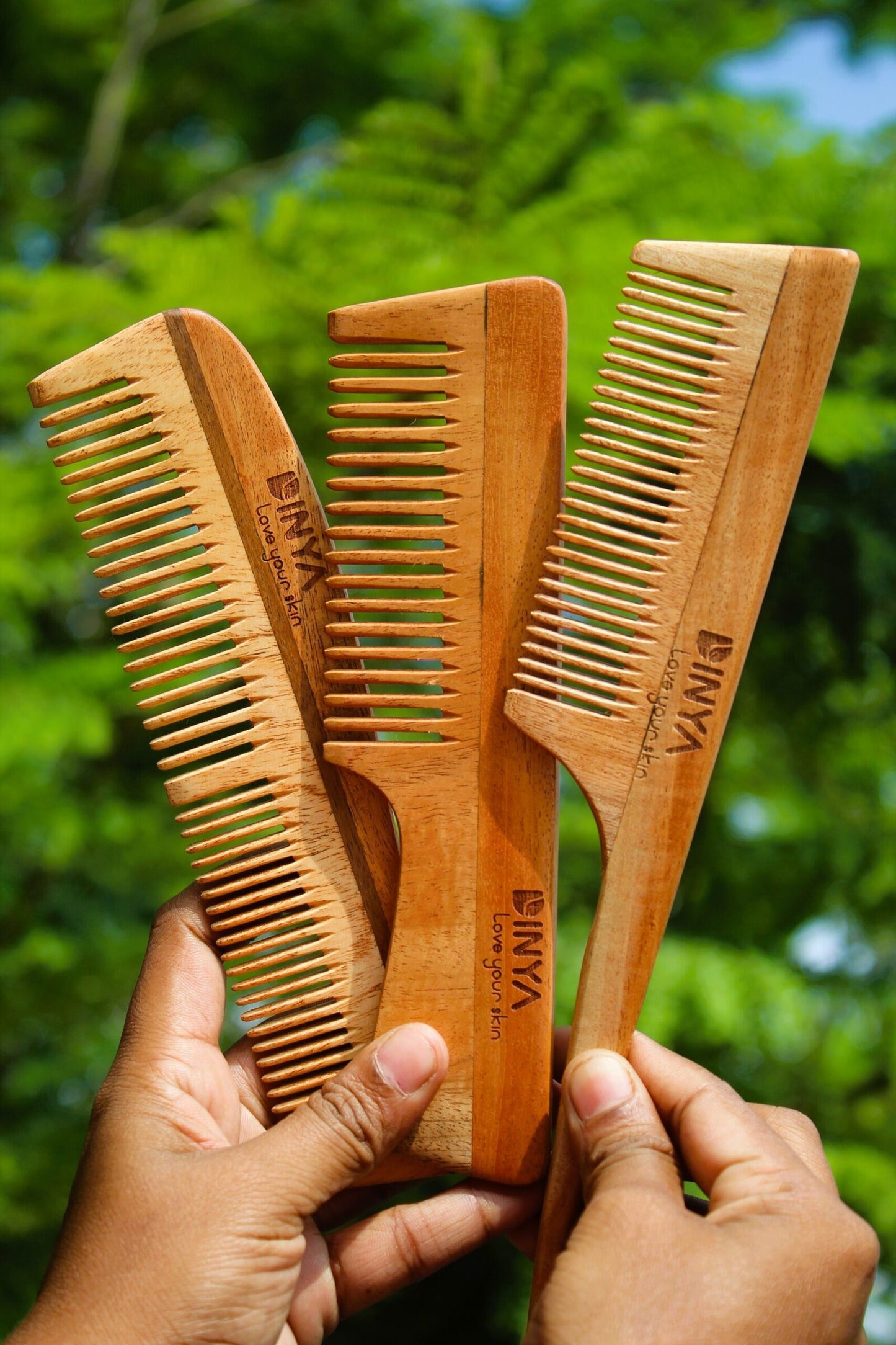 Dinya wide pintail s curve neem comb