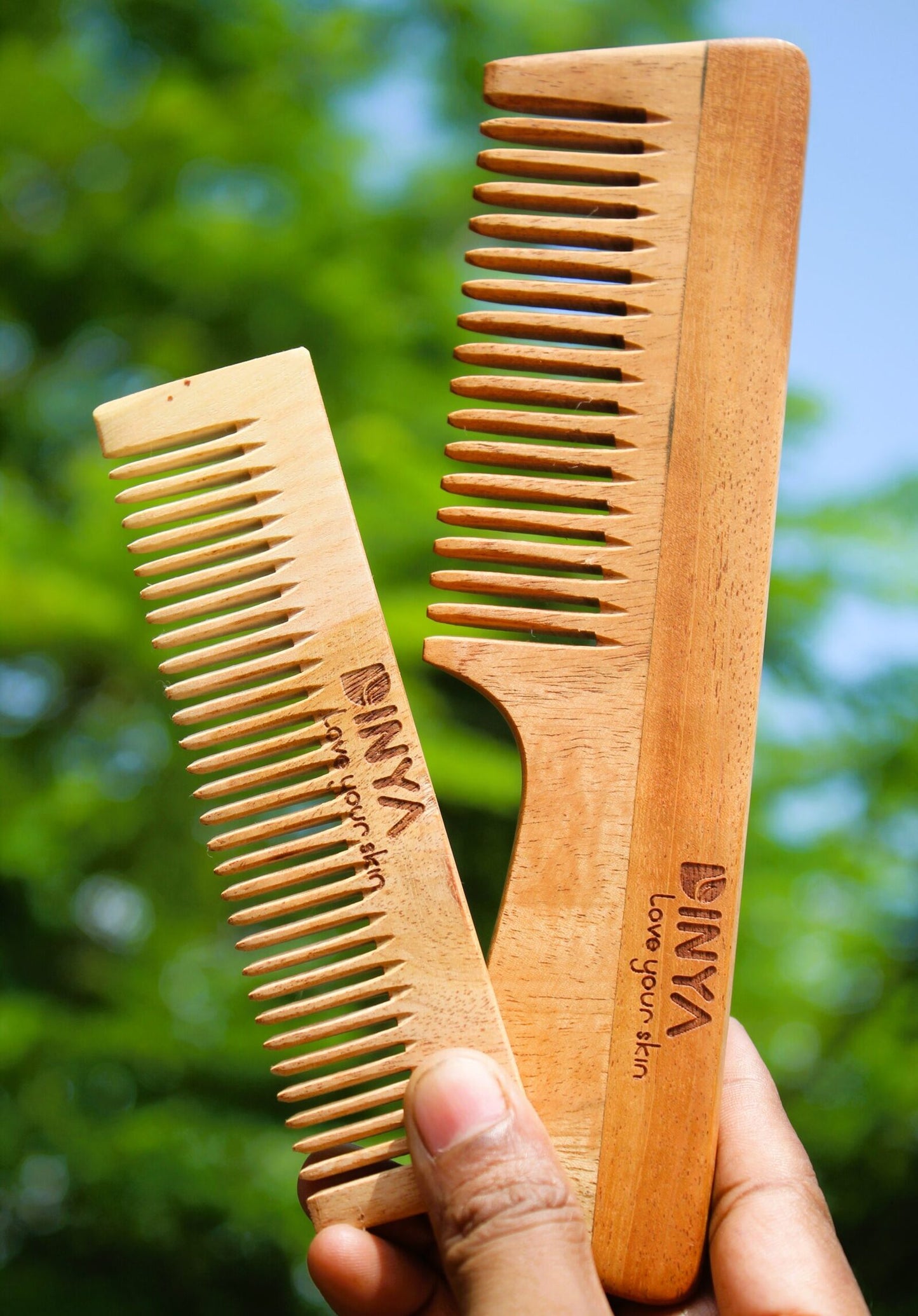 dinya pocket and wide handle neem comb