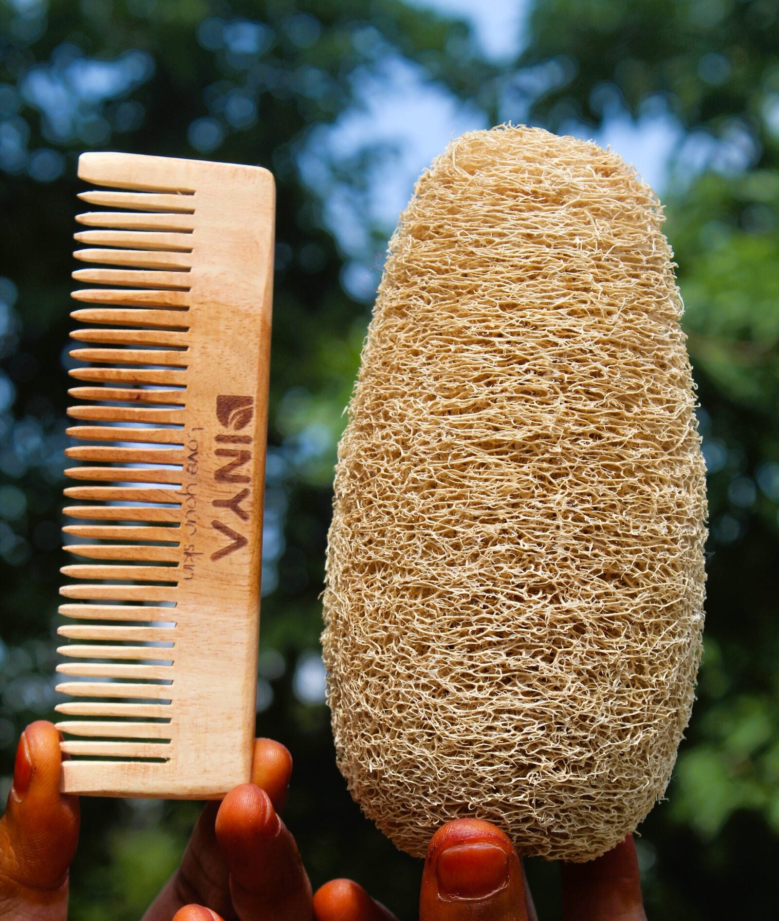 Dinya pocket neem comb and loofah