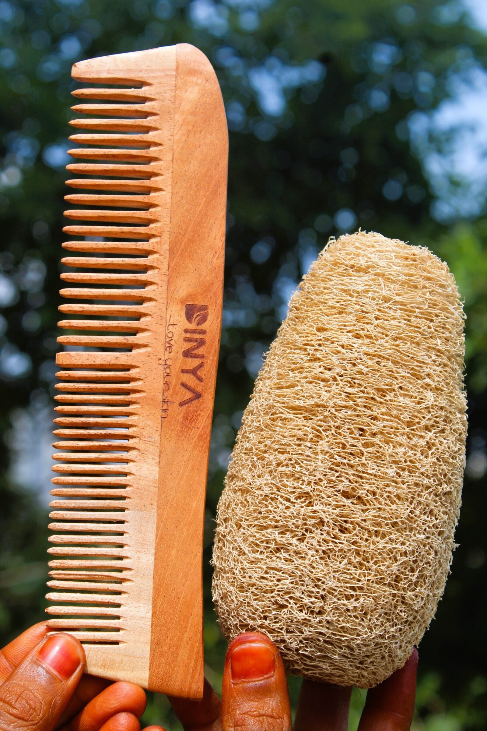 Dinya Loofah and Neem Comb Set for Unisex