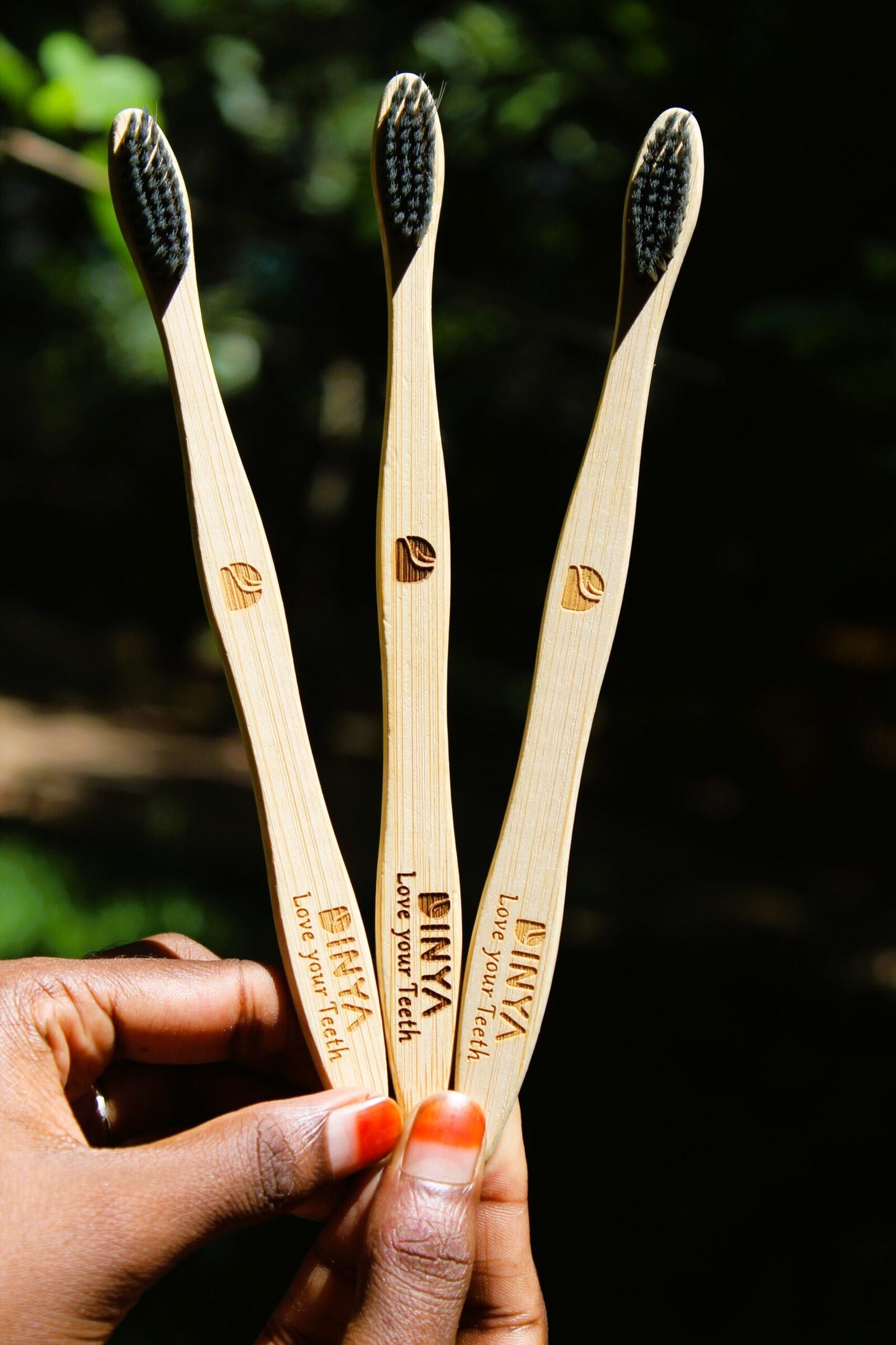 Dinya black toothbrush set 3