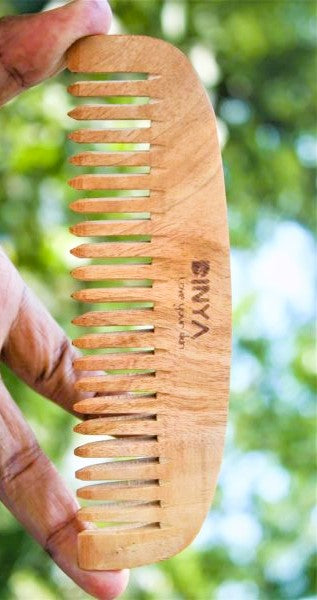 Dinya moon shape neem comb small