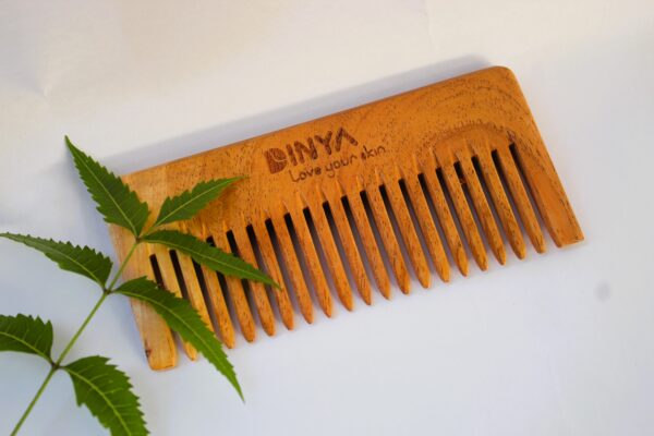 Dinya Wide Small Neem Comb