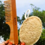 Dinya Oval Shape Loofah with Wide Handle Comb